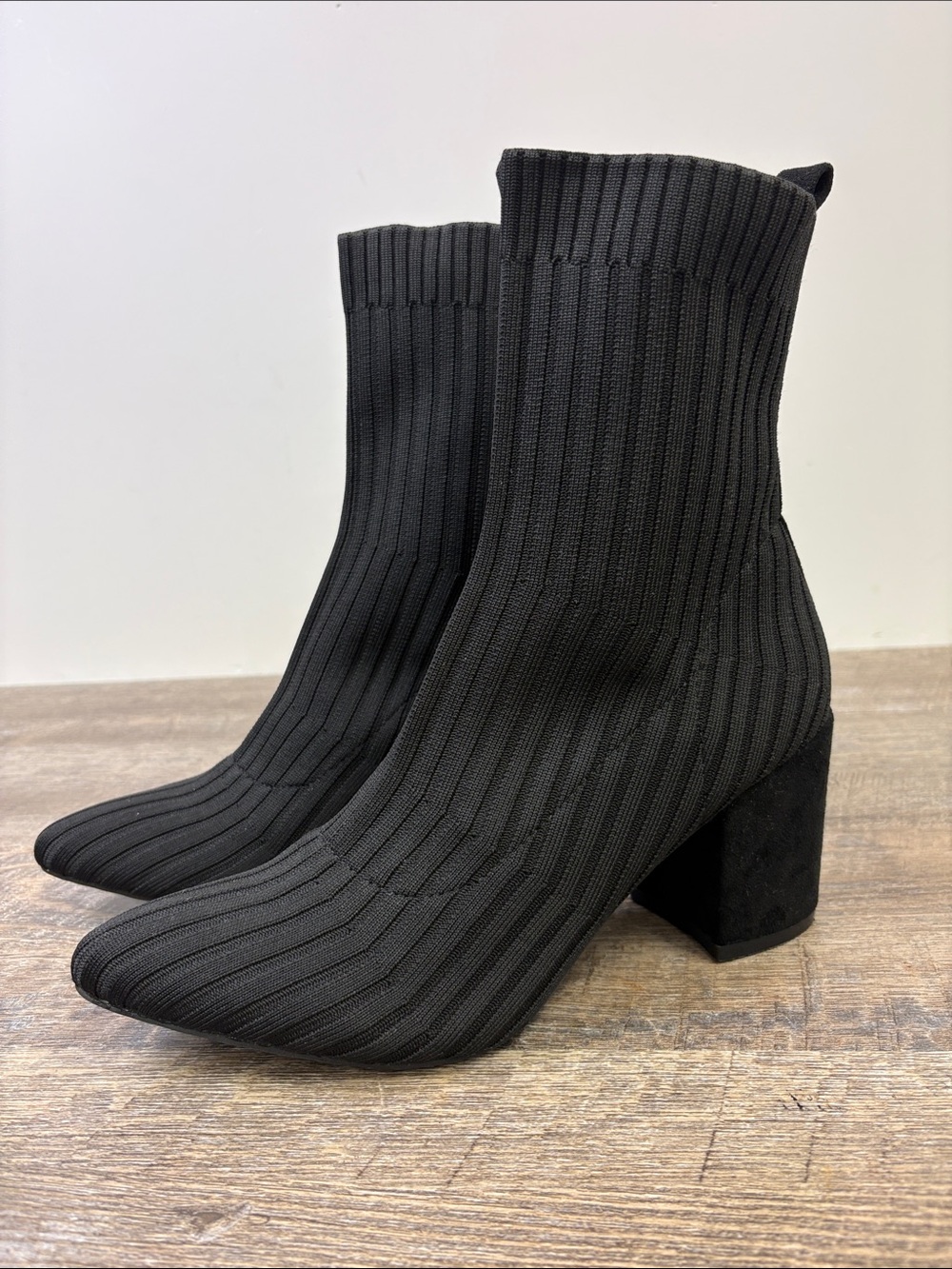 Lulus Black Ribbed Knit Sock Ankle Boots Pointed Toe Block Heel Size 9